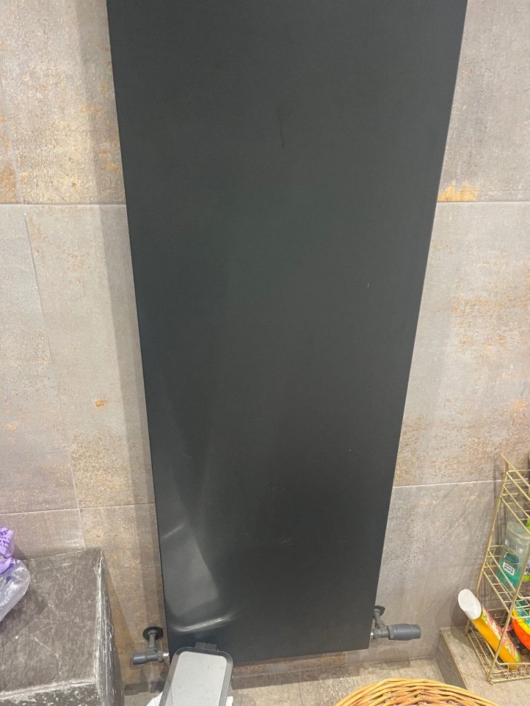 Bathroom wall radiator