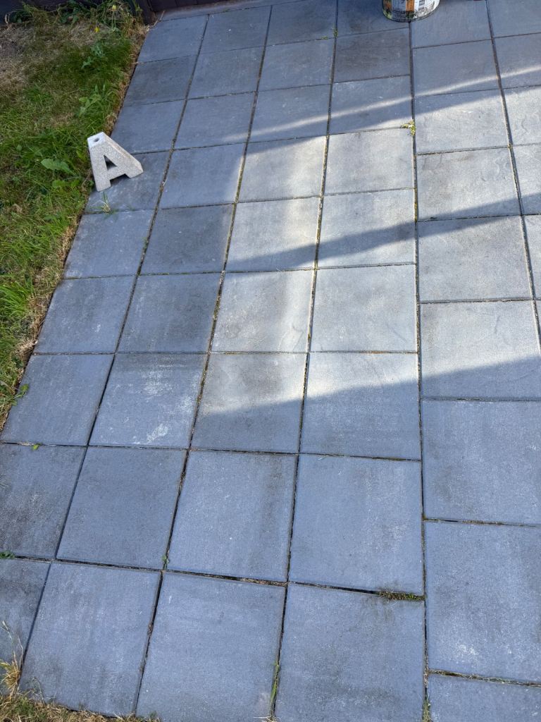 Garden Slabs / Tiles / Stone - 30 x 30 cm + extras 