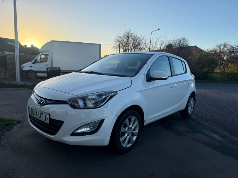 Hyundai I20 Active with £35 road tax and MOT till June 26