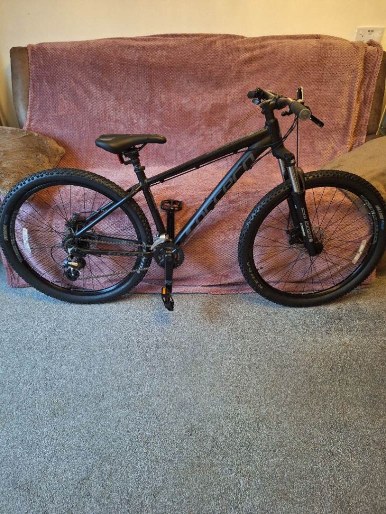 Carrera Vengeance mountain bike 27.5inch wheels 16 speed gears disc brakes IMMACULATE 