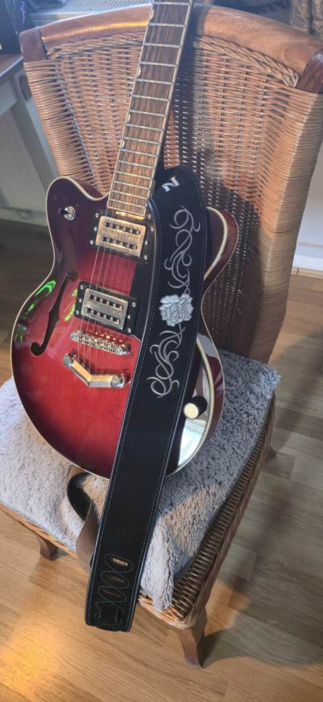 Gretsch G2655 Streamliner Center Block Jr. Double-Cut with V-Stoptail, Claret Burst 