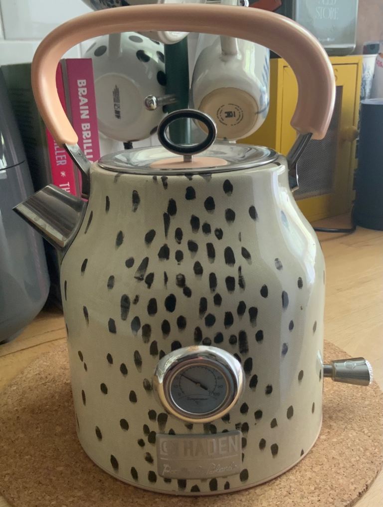 Haden Margate 1.7L Cordless Kettle  Poodle and Blonde Limited Edition 