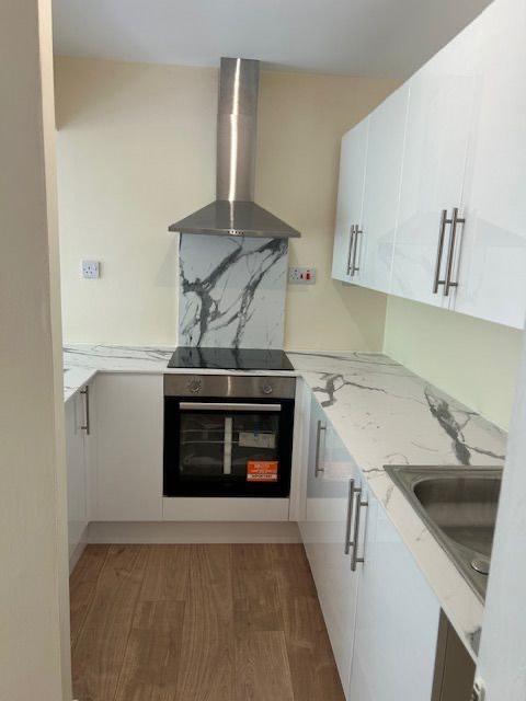 1 bedroom flat to rent in Exeter
