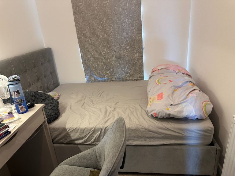 Small double room available for female working professional