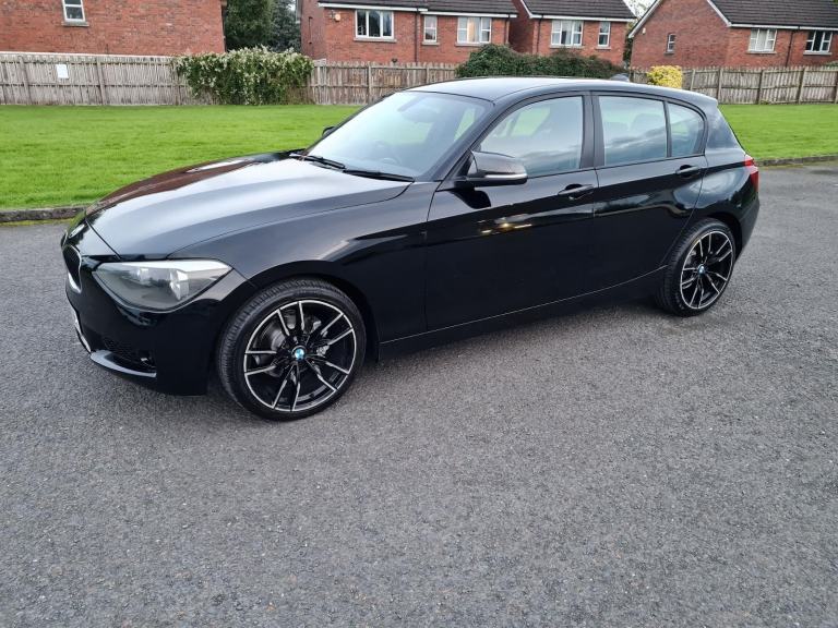 £35 Road Tax New Model Diesel Gleaming Black 2012 BMW 116 D 1995 cc Five Door Mot 26th August 2026 
