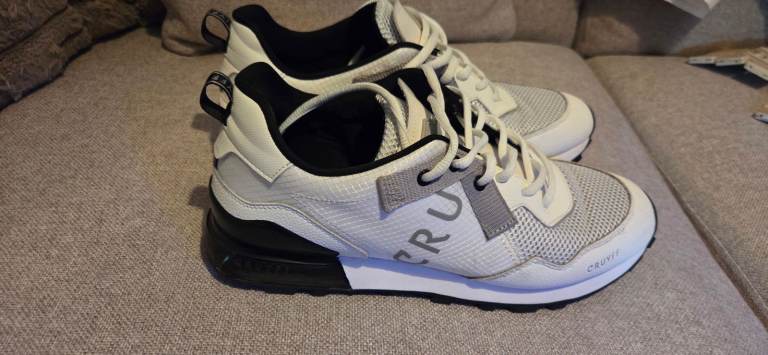 Cruyff Trainers UK 9 - White/Black, As Good As New