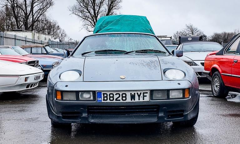 1984 Porsche 928  PETROL Manual