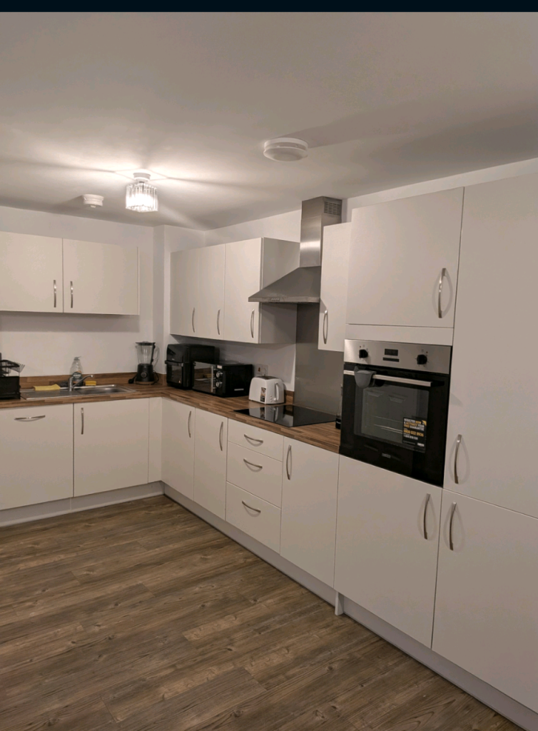 ENSUITE BEDROOM AVAILABLE FOR RENT 