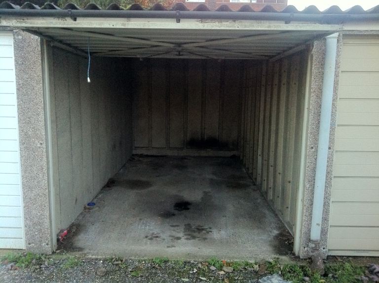 Garage for rent 