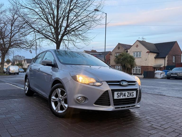 2014 Ford Focus 1.0T EcoBoost Zetec Euro 5 (s/s) 5dr HATCHBACK Petrol Manual