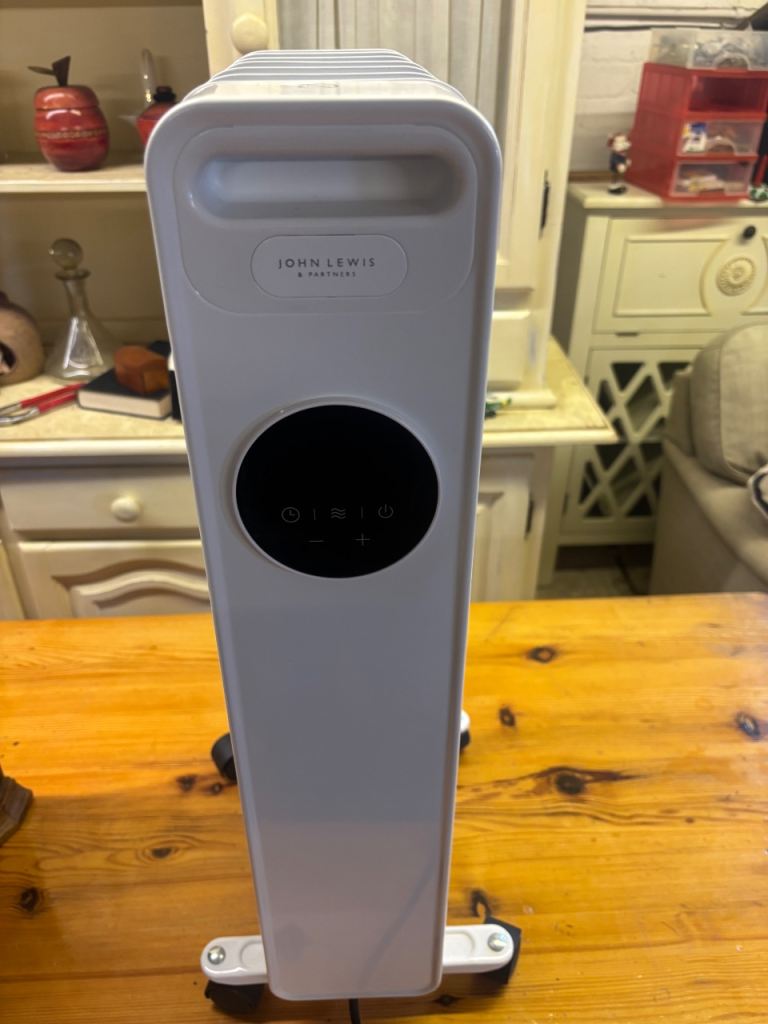 Grey Electric Oil-Filled Radiator – Portable & Good Condition