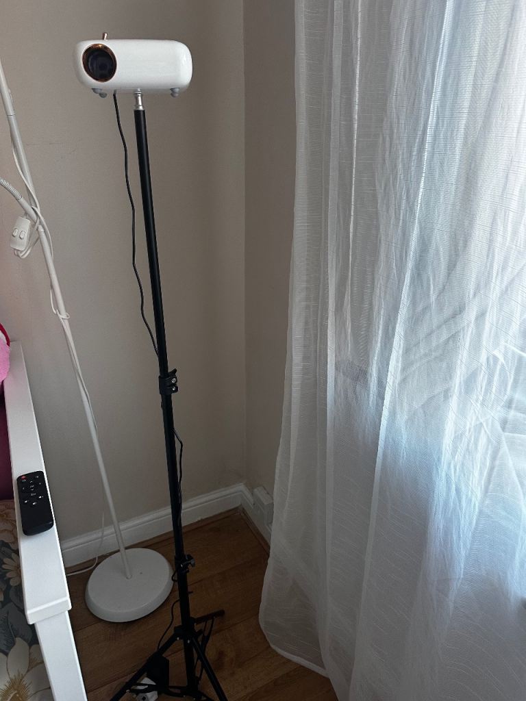 Compact Mini Projector（with stand)