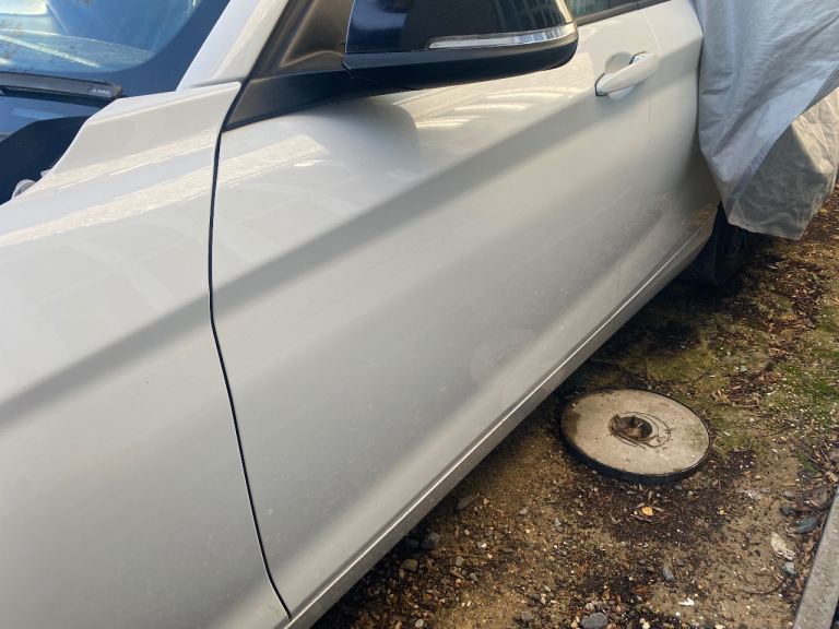 bmw 1 series f20 f21 alpine white breaking PASSENGER SIDE FRONT DOOR 114i 116i petrol 