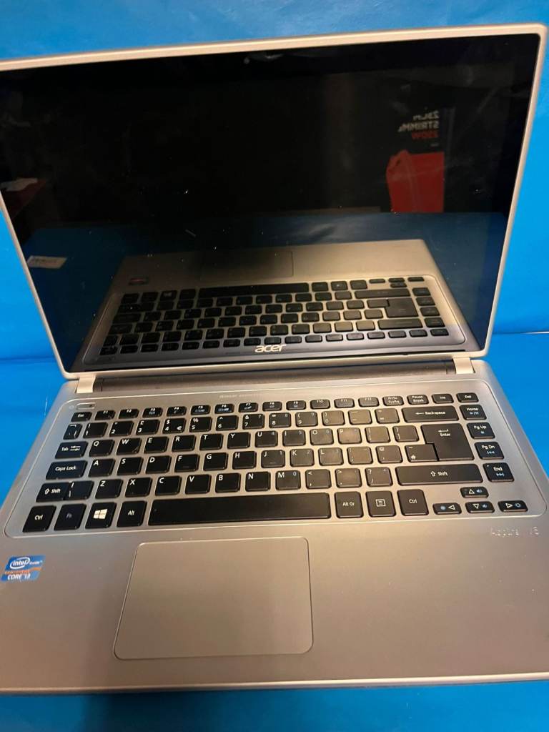 [BROKEN selling for spares and repairs] grey Acer laptop 