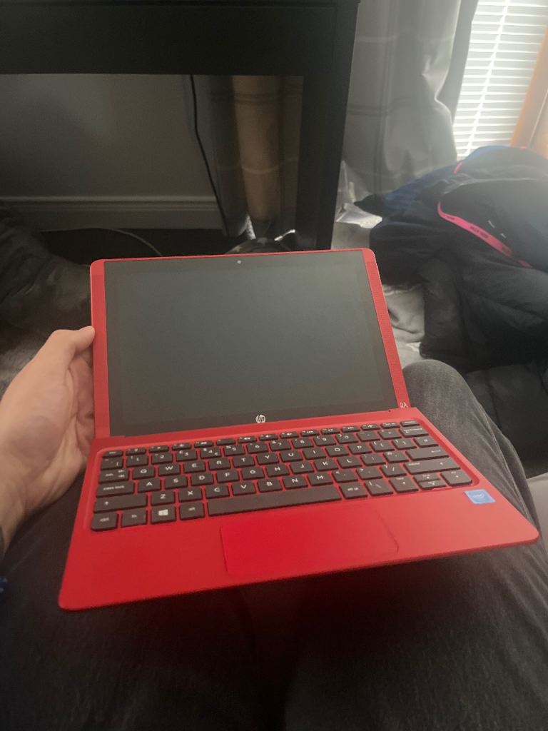 HP Laptop touchscreen with tablet (Doesn’t charge)