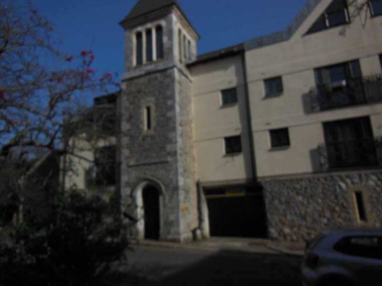3RD FLOOR APARTMENT ON THE BARBICAN