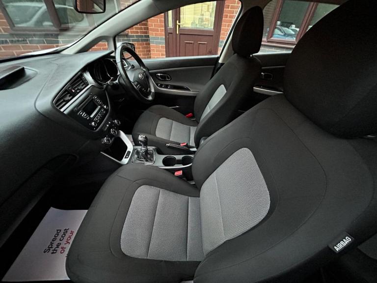 KIA CEED 1.6 CRDi 2 Euro 6 (s/s) 5dr 2015