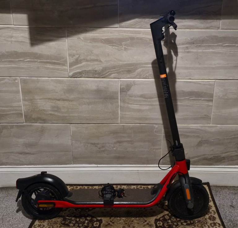 ELECTRIC SCOOTER NINEBOT, [ADULT SIZE FULLY WORKING WITH CHARGER £120