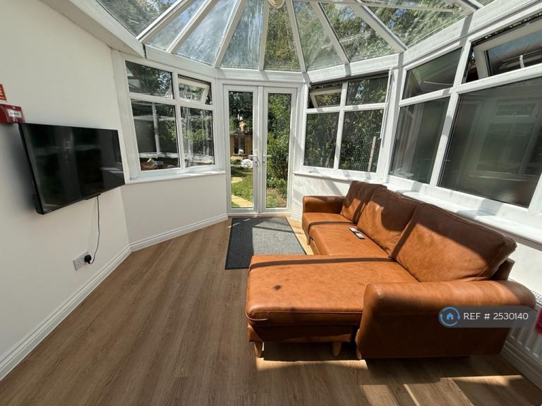 1 bedroom in Onslow Gardens, Wallington, SM6 (#2530140)