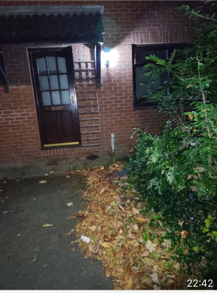 2 bed unfurnished house 
