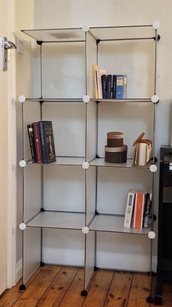 Plastic storage cube units