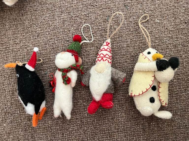 Set of 8 Decorative Woollen Ornaments – Good Condition