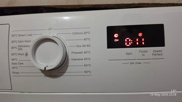 Bosch Washing Machine – White, Good Condition