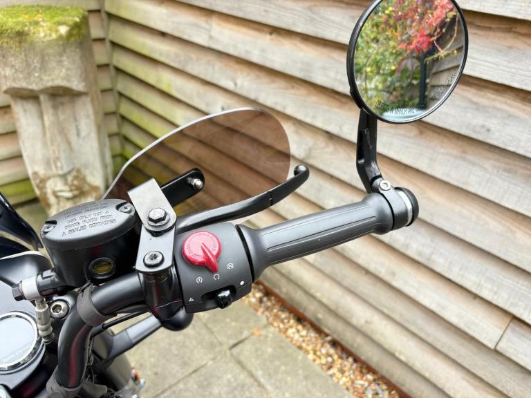 2023 / 23 Royal Enfield CLASSIC 350 £3250 Black 201 miles.