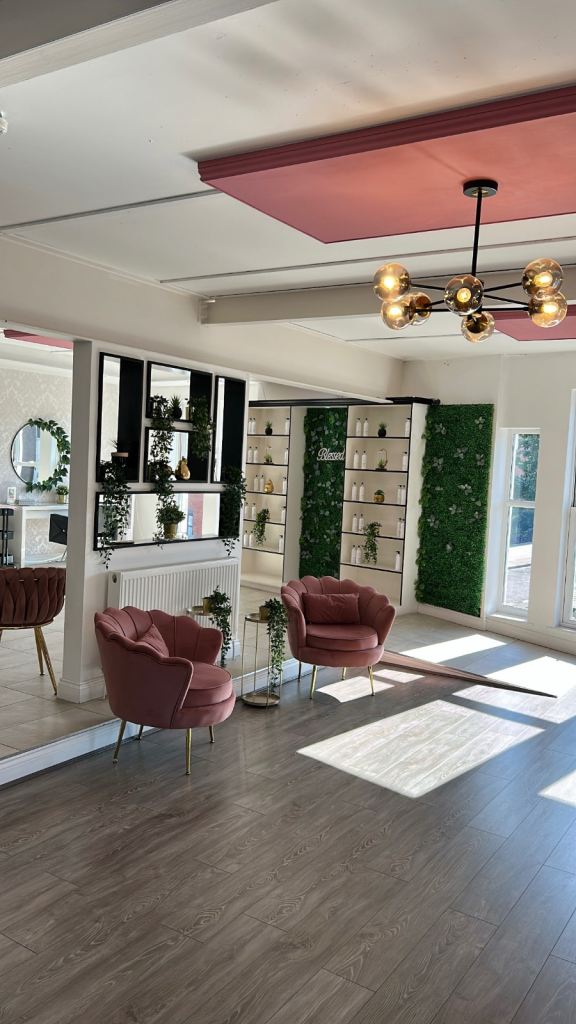 Therapy/Beauty/Office Room to rent in Walton Road L4