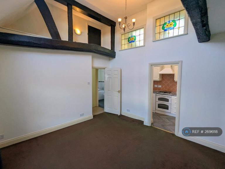 2 bedroom flat in High Street, Dorking, RH4 (2 bed) (#2696118)