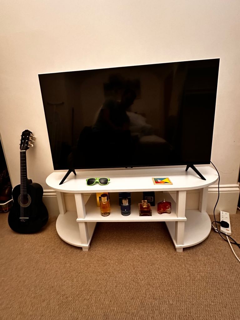 TV Stand / Media Unit – White – Very Good Condition – £45