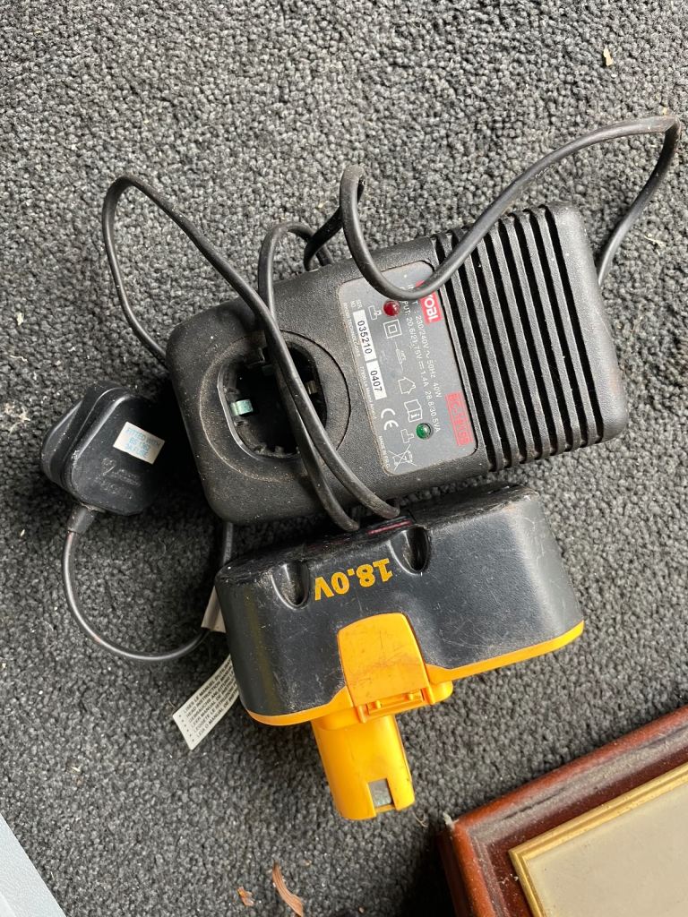Ryobi 18v charger and two battery used
