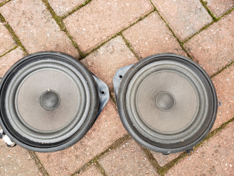 Audi A4 door speakers 7"