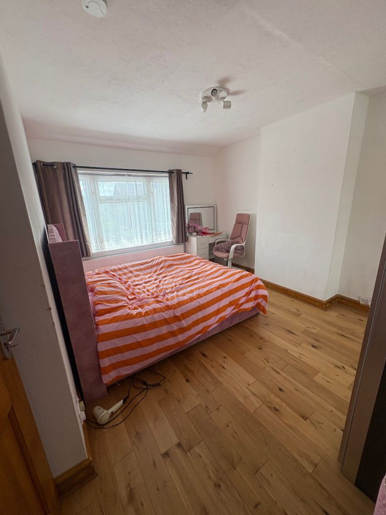 Double room for let