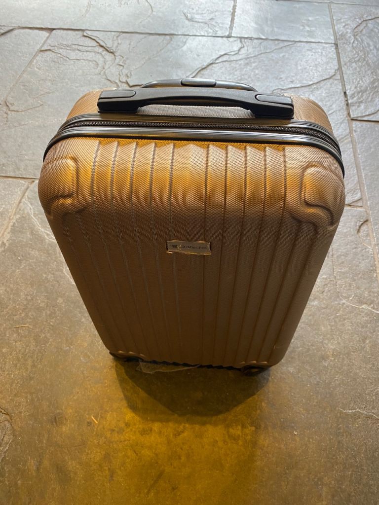 Small pulll suitcase for carry on