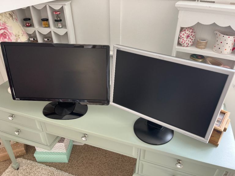 Excellent Monitors (22” + 23”)