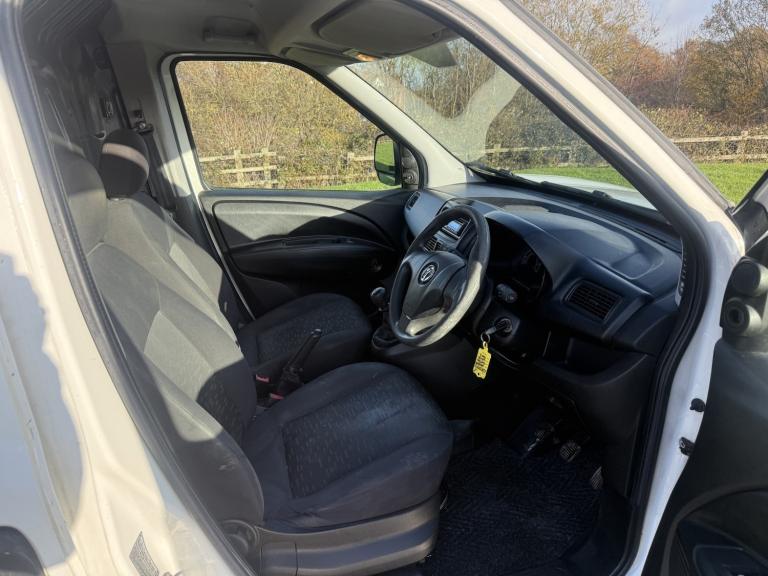 VAUXHALL COMBO 1.6 CDTi 2300 16v 2013