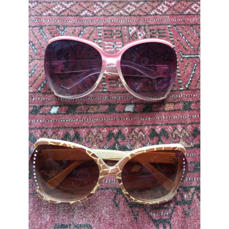 2 sunglasses 