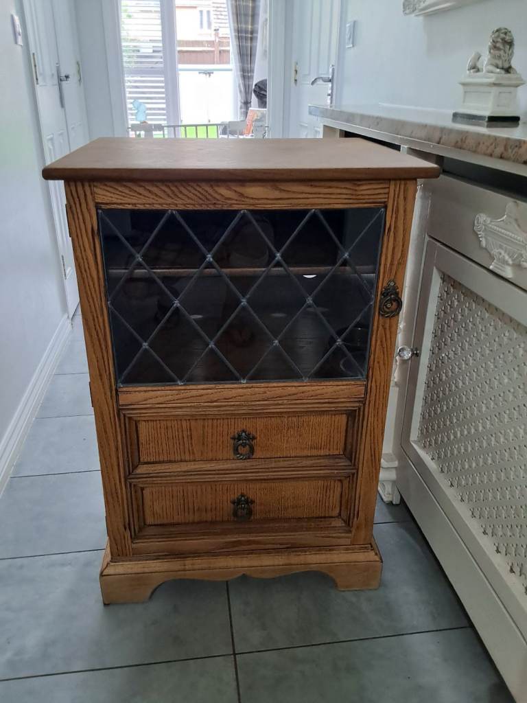 Solid oak old charm hifi cabinet lift up top for record player 