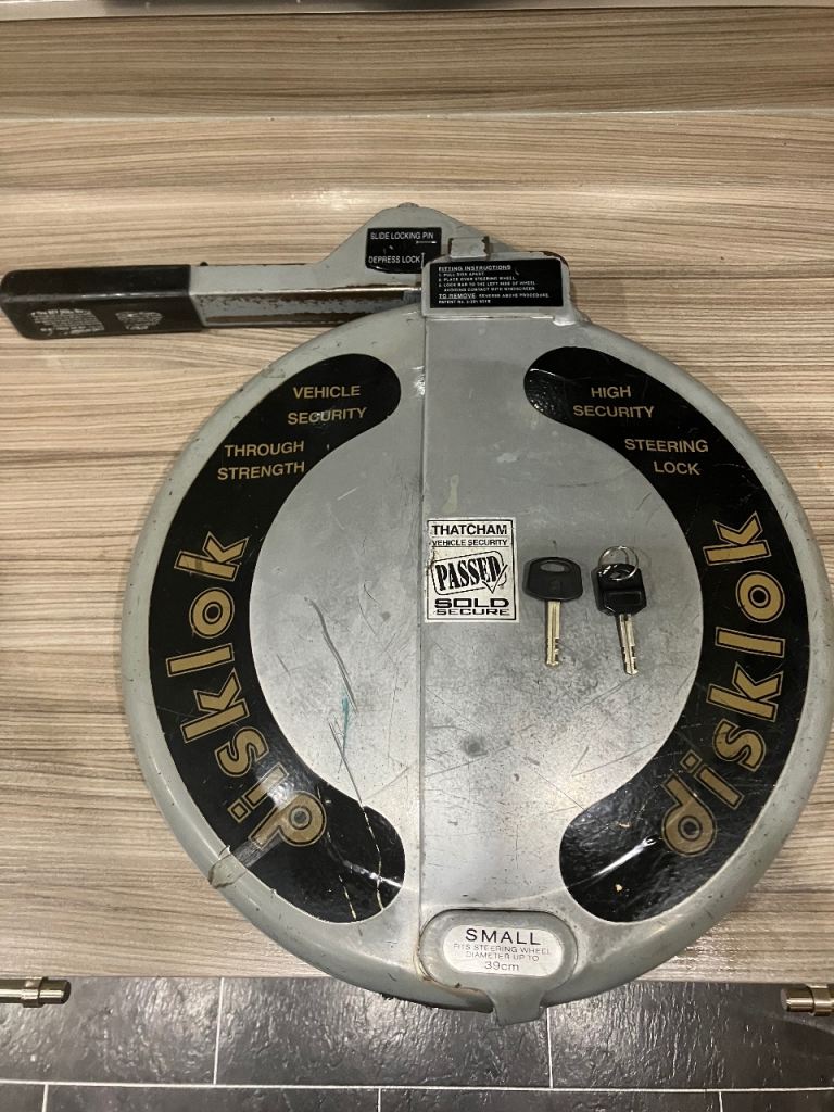 Disklok  Steering Wheel Lock - Small - with 2 x keys