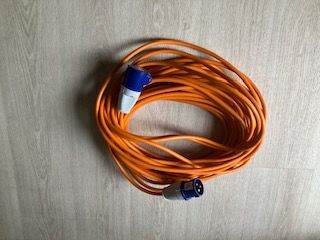 Mains hook up lead for caravan