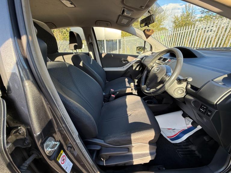 2010 Toyota Yaris 1.33 VVT-i TR 5dr [6] HATCHBACK Petrol Manual