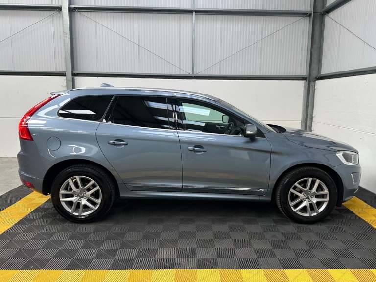 VOLVO XC60 2.0 SE Lux Nav D4 2017