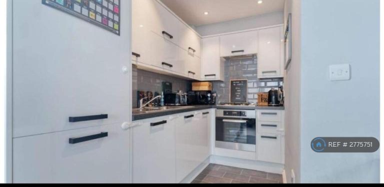 2 bedroom flat in Spital Street, Dartford, DA1 (2 bed) (#2775751)