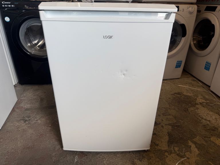 Logik Freestanding Fridge – White, Good Condition