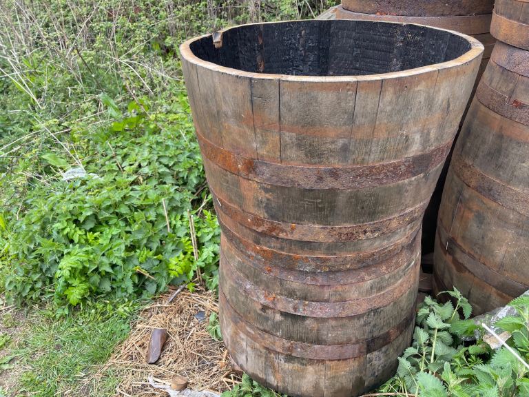 Half oak barrel 