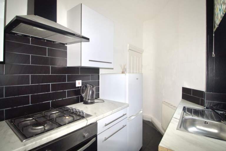 3 bed house to rent near Trinity Academy Halifax