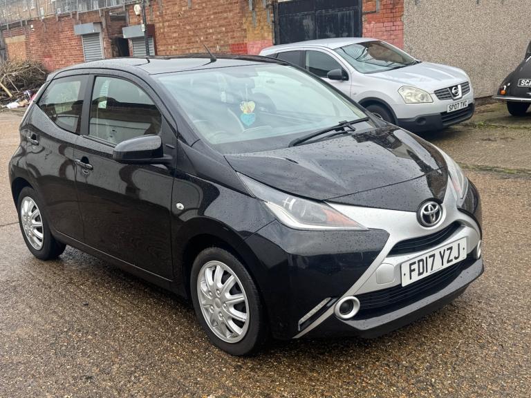 2017 Toyota AYGO 1.0 VVT-i X-Play 5dr HATCHBACK Petrol Manual