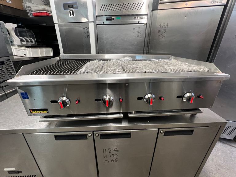 Commercial Chargrill 4-burner gas for catering equipment 