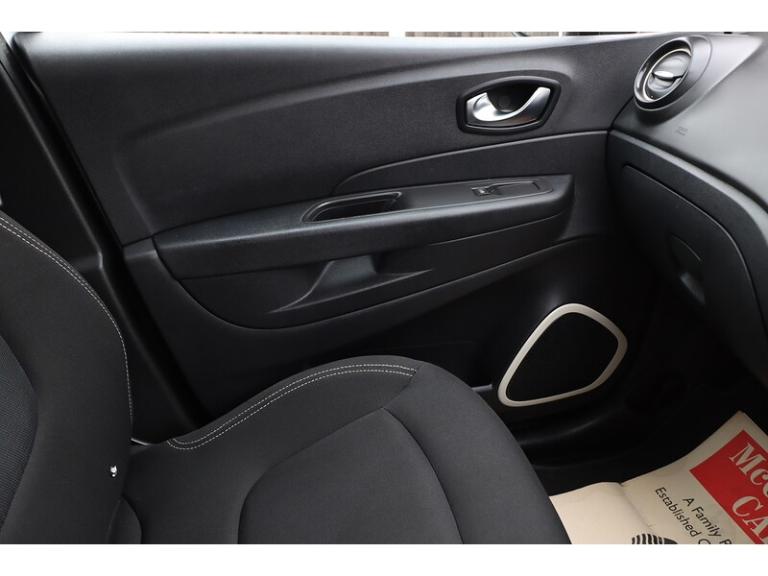 2018 Renault Captur TCe ENERGY Play SUV Petrol Manual